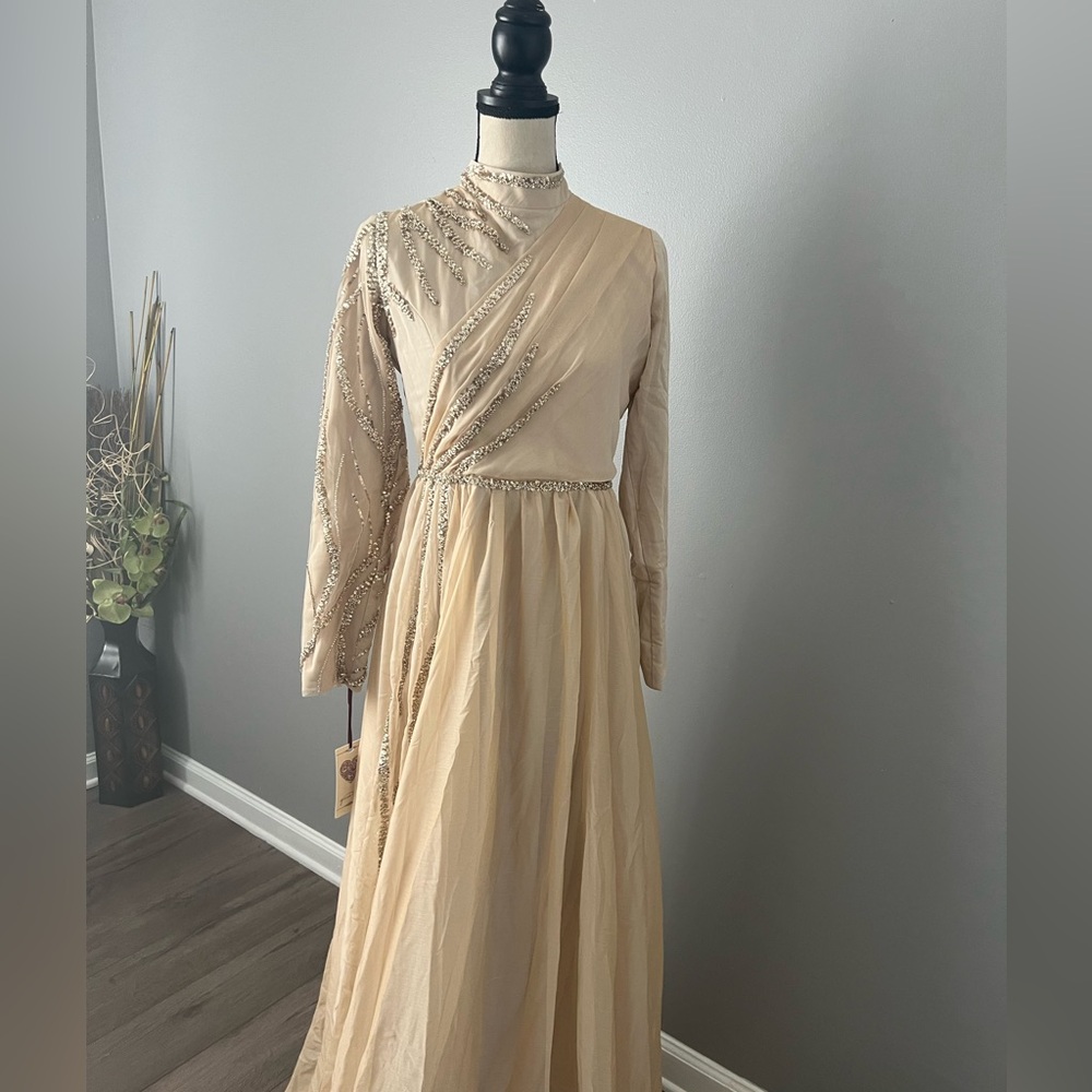 Gamze wedding dress size EUC 38( fits M)